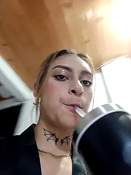 Snapshot of agathamoont chatting on February 27, 2:11 am agathamoont online show from February 27, 2:11 am