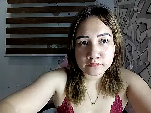 missrica13 online show from April 21, 6:20 am