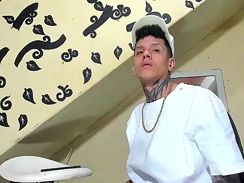 gabriel reyes21 online show from April 26, 11:08 am