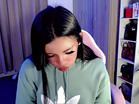 Maxinelove1 online show from June 28, 2:56 pm
