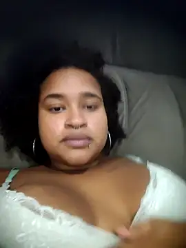 Snapshot of DaniS_C chatting on March 3, 3:01 am DaniS C online show from March 3, 3:01 am