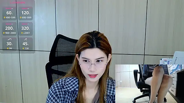 Snapshot of zhen-68 chatting on April 24, 12:35 am zhen-68 online show from April 24, 12:35 am