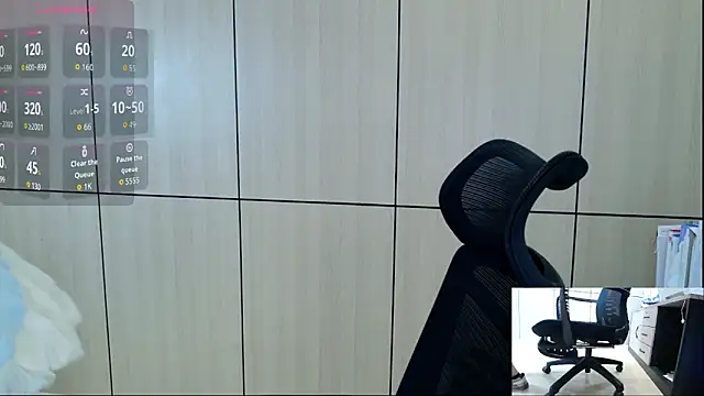 Snapshot of zhen-68 chatting on May 4, 3:35 am zhen-68 online show from May 4, 3:35 am