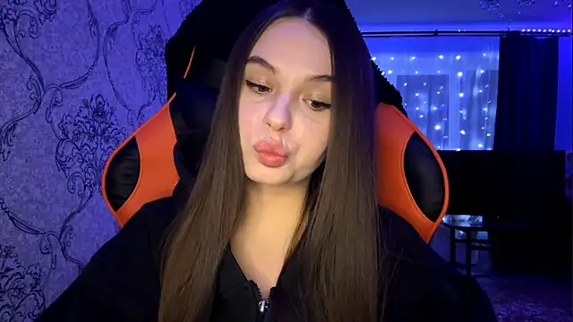 AkikoAnkrom online show from February 26, 9:03 pm