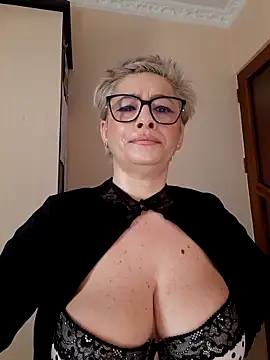 LunaBlaise online show from March 8, 7:56 am