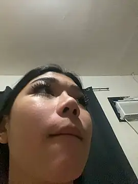 azumi suzako online show from April 9, 3:17 pm