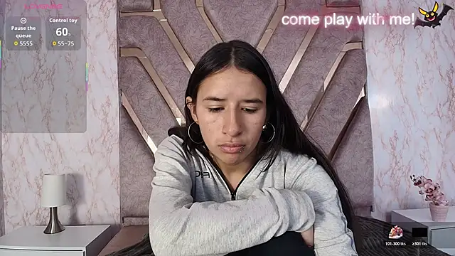 Snapshot of LilyRossi_ chatting on April 16, 12:28 pm LilyRossi online show from April 16, 12:28 pm