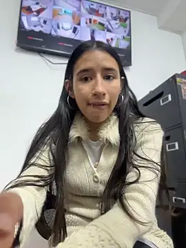 LilyRossi  online show from May 5, 12:57 pm