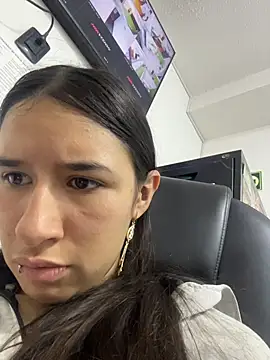 LilyRossi  online show from July 15, 12:54 pm