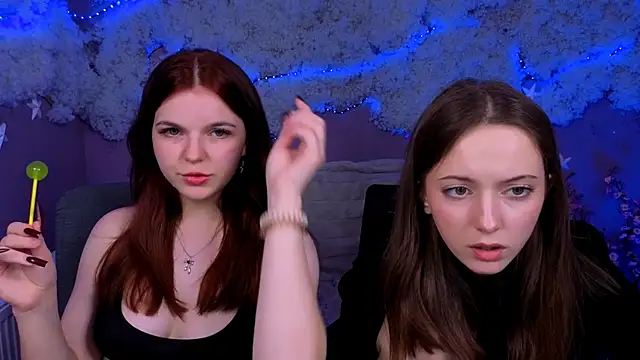 Snapshot of chloe_ley chatting on June 8, 1:28 am chloe ley online show from June 8, 1:28 am