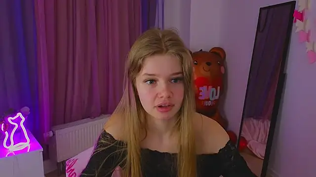 belrinaa online show from March 25, 9:10 pm