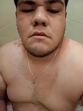 Snapshot of Brazzino04 chatting on February 26, 9:36 pm Brazzino04 online show from February 26, 9:36 pm