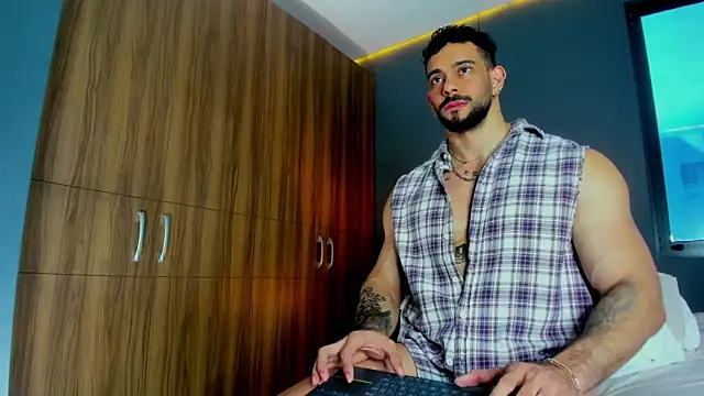 massimo visconti online show from March 14, 8:25 pm