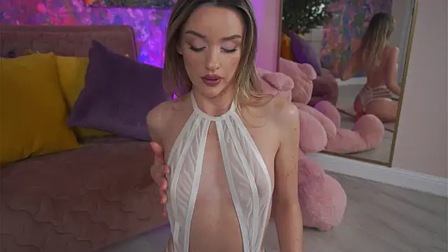 KatieCutieXoo online show from March 1, 8:22 pm