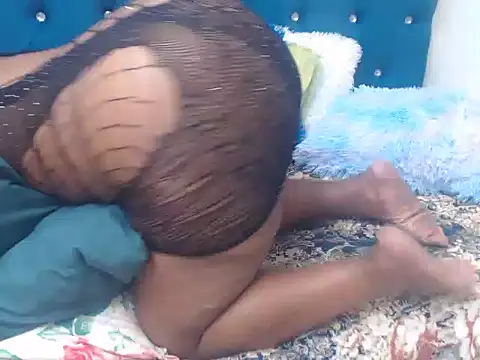 Snapshot of SexyNontyXX chatting on April 15, 12:39 am SexyNontyXX online show from April 15, 12:39 am