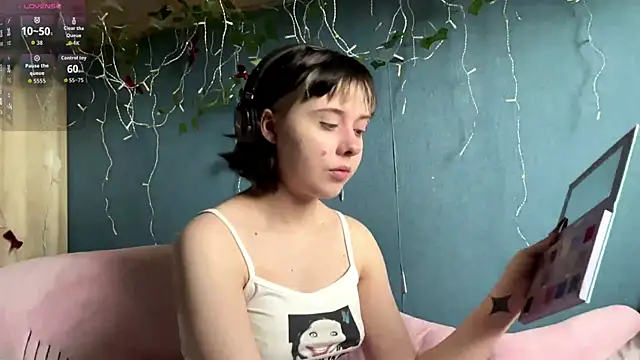 AueshaSimon online show from April 6, 5:08 am