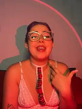 Snapshot of lorettaivonne chatting on March 2, 1:40 pm lorettaivonne online show from March 2, 1:40 pm