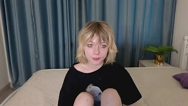 MollySally online show from May 10, 4:06 am