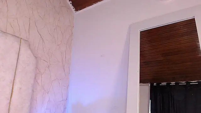 Snapshot of Anittarouse chatting on July 18, 3:49 pm Anittarouse online show from July 18, 3:49 pm