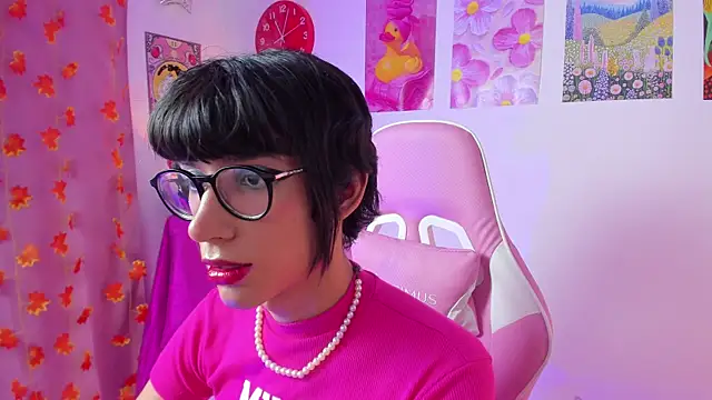 Madeline 21 online show from March 13, 5:03 am