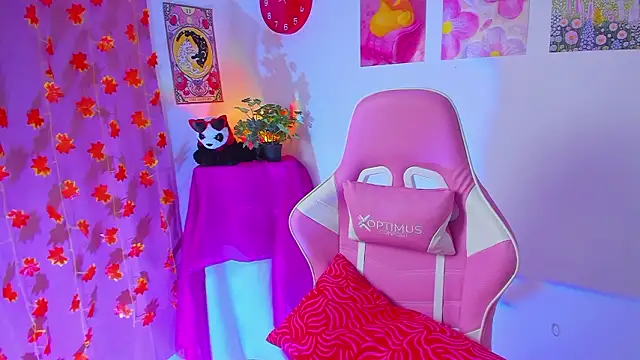 Madeline 21 online show from March 21, 5:12 am