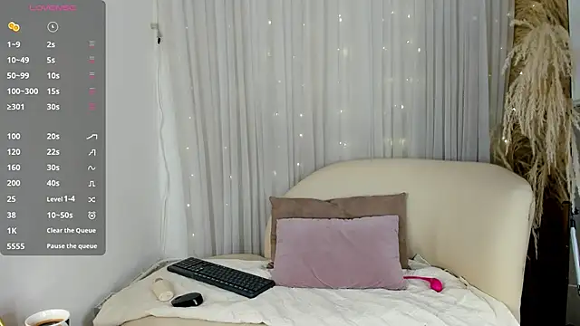 helen zen online show from April 1, 8:28 pm