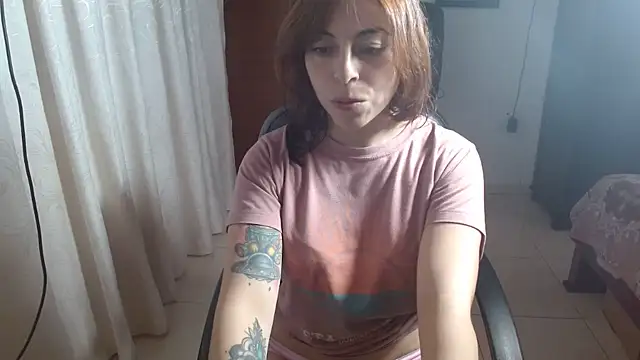 Snapshot of IrisArellano_ chatting on July 8, 1:15 pm IrisArellano online show from July 8, 1:15 pm
