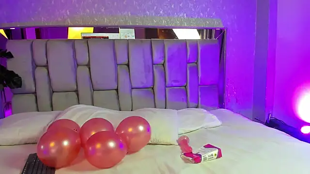 PaulinaLopez  online show from March 21, 9:29 pm