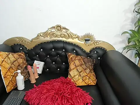 Snapshot of dirty_slutty chatting on March 6, 2:52 am dirty slutty online show from March 6, 2:52 am