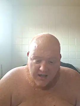 Snapshot of Sexydaddyredandgirls chatting on February 28, 12:33 am Sexydaddyredandgirls online show from February 28, 12:33 am