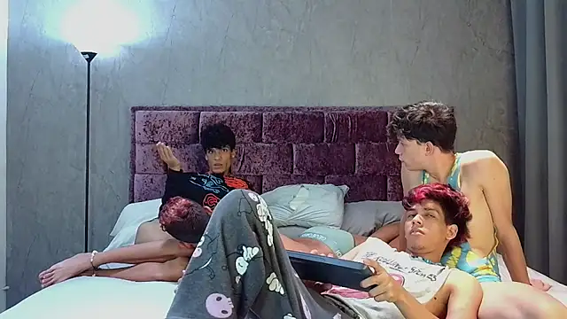 Bryan Santos z online show from April 5, 11:57 pm