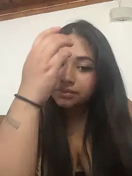 danniiq online show from February 28, 8:21 pm