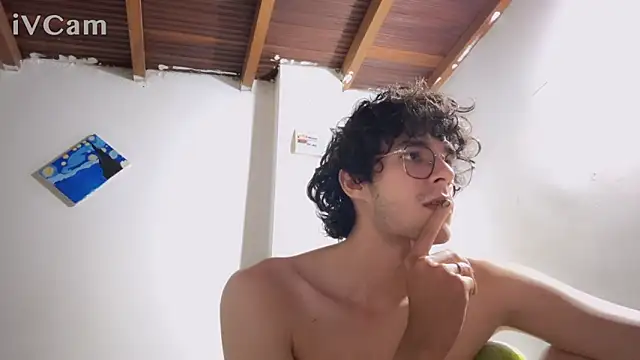 Snapshot of Danandrouse chatting on March 18, 1:53 am Danandrouse online show from March 18, 1:53 am