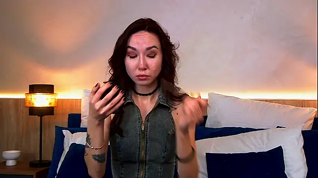 EmilyGray   online show from June 2, 11:01 am