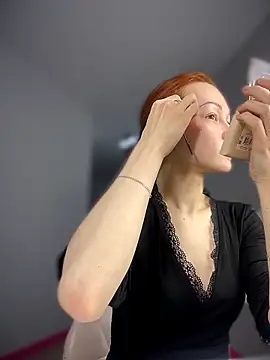 SadieSink  online show from March 22, 7:45 am