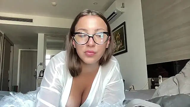 Kit kata online show from March 27, 2:28 am