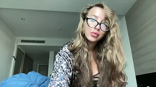 Kit kata online show from April 18, 11:49 pm