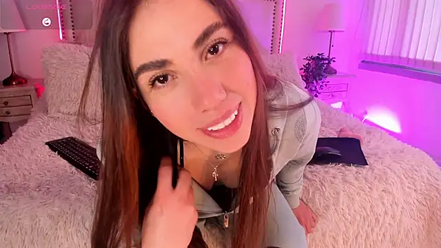Snapshot of Hanna_klover chatting on June 24, 9:36 pm Hanna klover online show from June 24, 9:36 pm