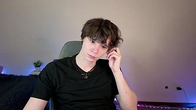 AnthonyCuutie online show from June 1, 5:31 am