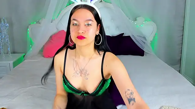 AishaTempt online show from April 8, 1:49 am