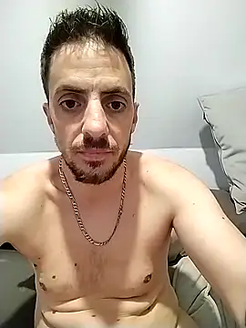 hommebi64 online show from March 2, 9:16 am