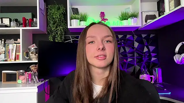 Snapshot of ClydeStiliner chatting on March 3, 9:15 am ClydeStiliner online show from March 3, 9:15 am