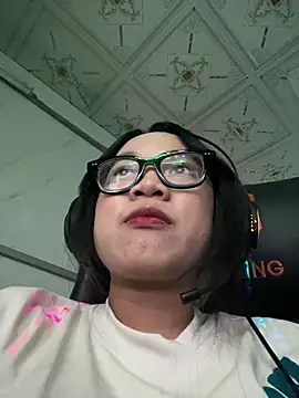Leeeeiu online show from June 2, 3:14 pm