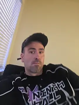 Biggbaddwulf7 online show from April 5, 1:30 pm