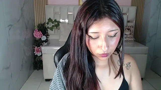 Snapshot of moraa_s chatting on February 28, 3:51 am moraa s online show from February 28, 3:51 am