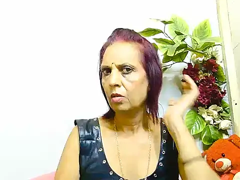 Snapshot of Hot_queen58 chatting on June 28, 6:19 am Hot queen58 online show from June 28, 6:19 am