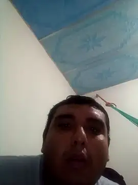 Snapshot of Ujbhtik chatting on February 28, 2:01 am Ujbhtik online show from February 28, 2:01 am