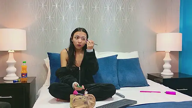 CherryAndDax online show from May 19, 1:17 pm