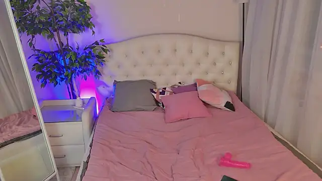 Nami Umi online show from April 1, 10:29 pm