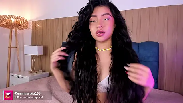 Snapshot of missprada_ chatting on March 17, 11:57 am missprada online show from March 17, 11:57 am